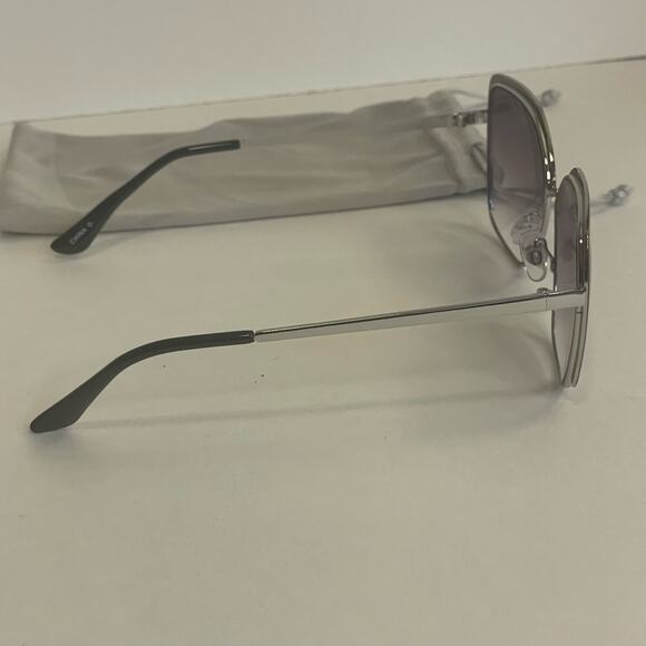 Foster Grant women's aviator-style sunglasses purple ombre lenses with soft case - Picture 3 of 6